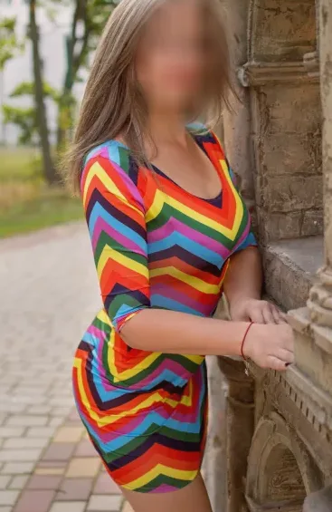 Alexandra, 37 anni