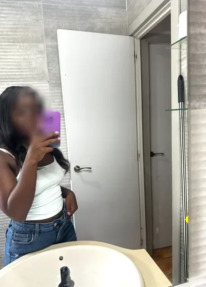 Yasmine, 29 anni
